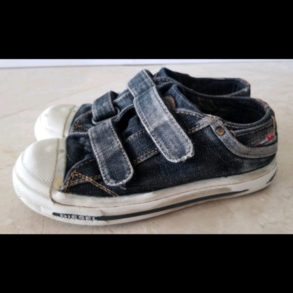 KIDS DIESEL DISTRESSED JEAN SNEAKERS WITH VELCRO CLOSURE US 13 (EUR 31)
